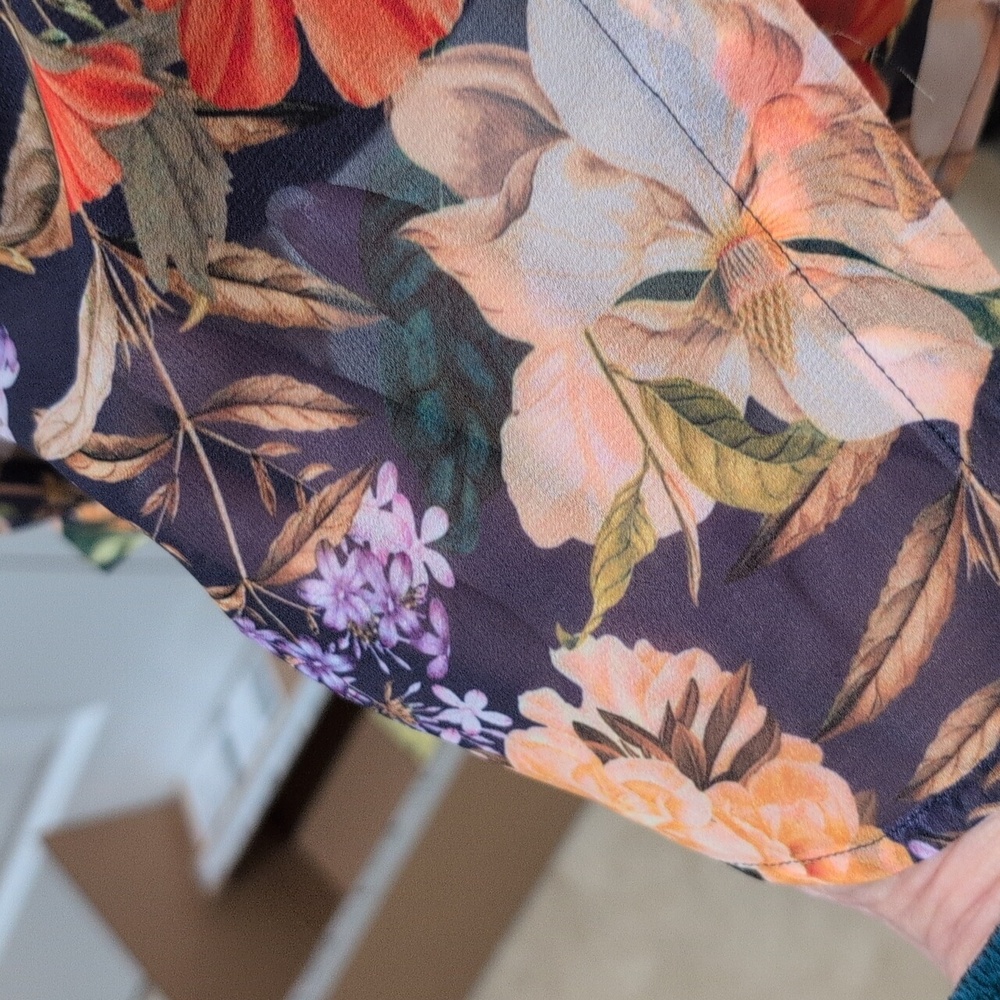 NWT Chicos Trapunto Floral Blouse - Picture 3 of 13